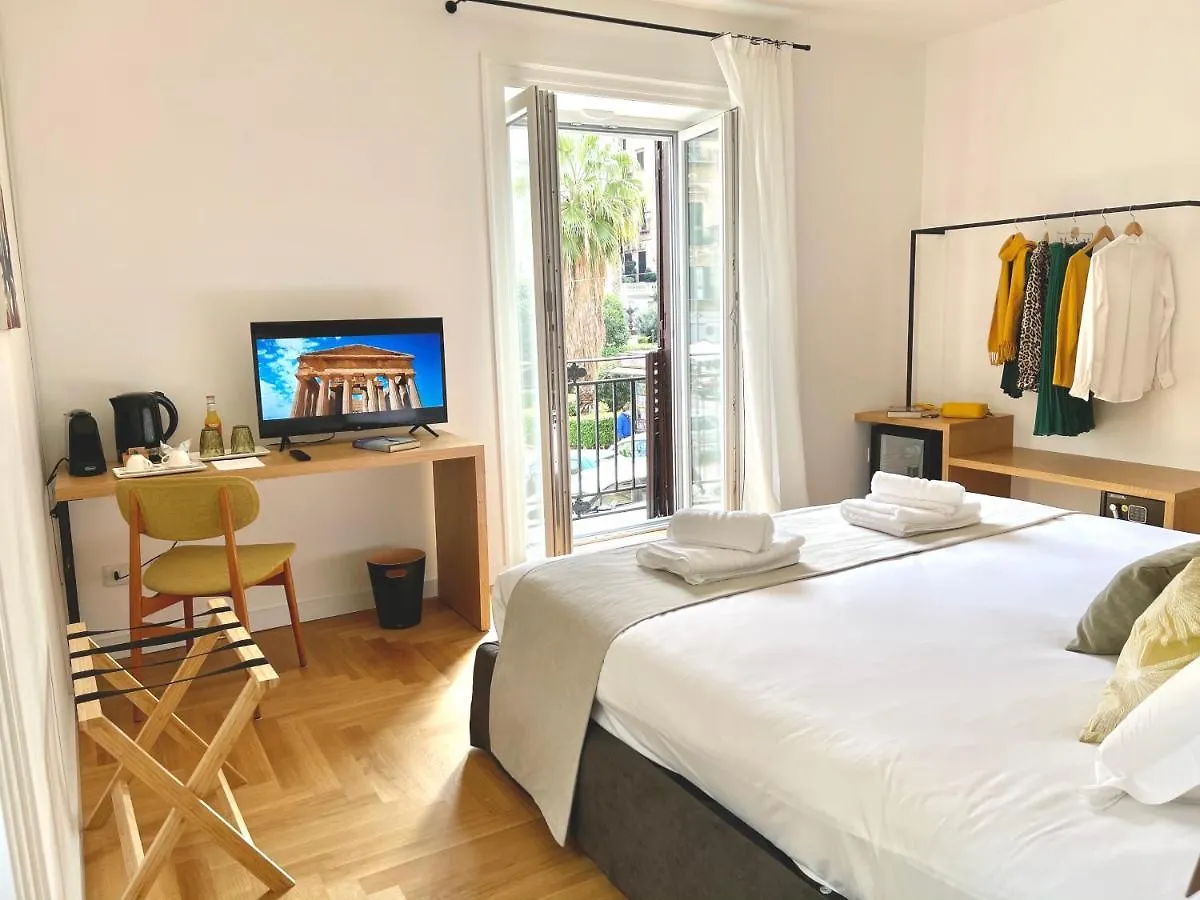 ** Guest house Arche Design Rooms And Suites Palermo Italy