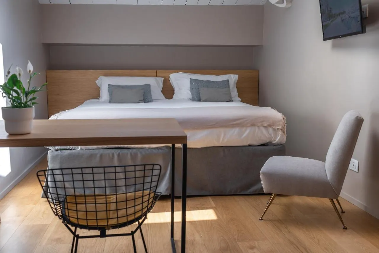 ** Guest house Arche Design Rooms And Suites Palermo Italy